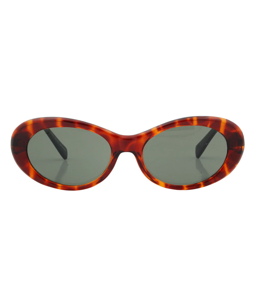 Sophisticated Statement Eyewear for the Minimalist’s Effortless Expression